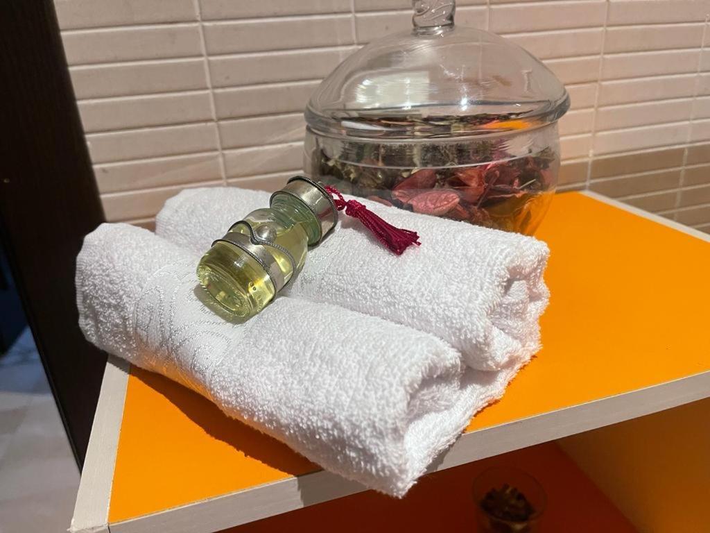 Magnifique Appartement Spacieux Confort Propre Familial 2 Chambres Salon Et Salle A Manger A 20Mn A Pied De Place Jemaa El Fina 4 Piscines Dans Espace De Golf A 12 Mn En Voitures L Entree Est Gratuit Pour La Clientele Ouvert Entre 10H Et 20H Marrakesch Exterior foto