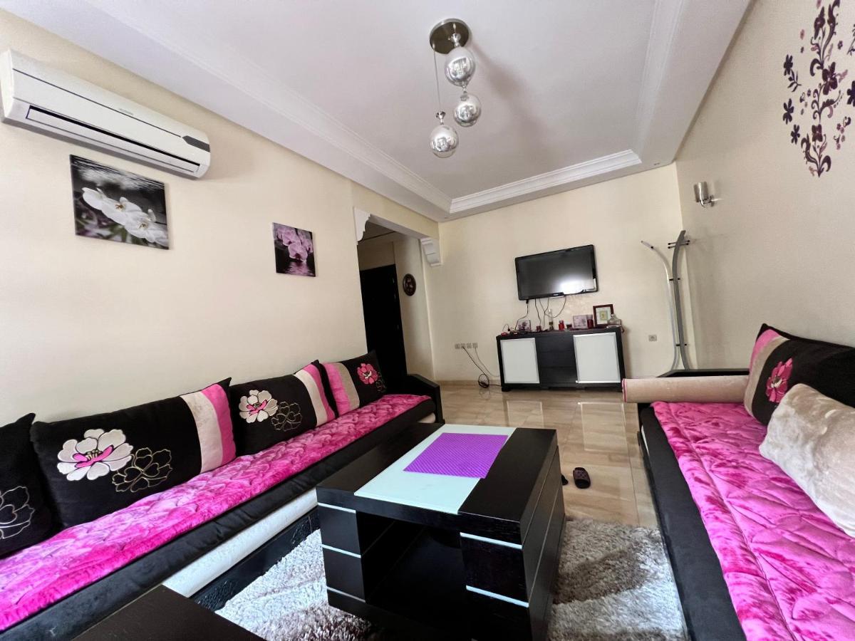 Magnifique Appartement Spacieux Confort Propre Familial 2 Chambres Salon Et Salle A Manger A 20Mn A Pied De Place Jemaa El Fina 4 Piscines Dans Espace De Golf A 12 Mn En Voitures L Entree Est Gratuit Pour La Clientele Ouvert Entre 10H Et 20H Marrakesch Exterior foto