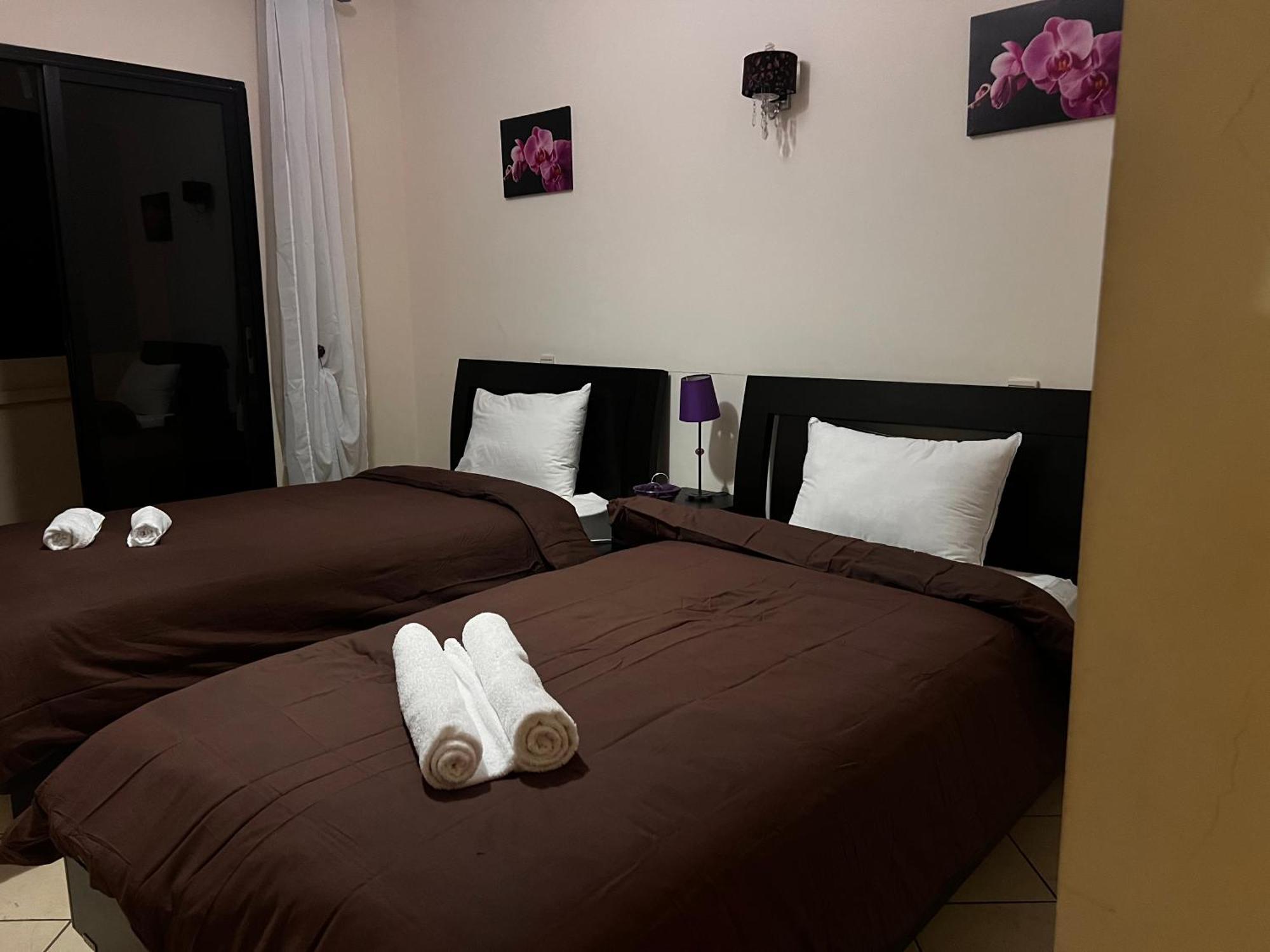 Magnifique Appartement Spacieux Confort Propre Familial 2 Chambres Salon Et Salle A Manger A 20Mn A Pied De Place Jemaa El Fina 4 Piscines Dans Espace De Golf A 12 Mn En Voitures L Entree Est Gratuit Pour La Clientele Ouvert Entre 10H Et 20H Marrakesch Exterior foto