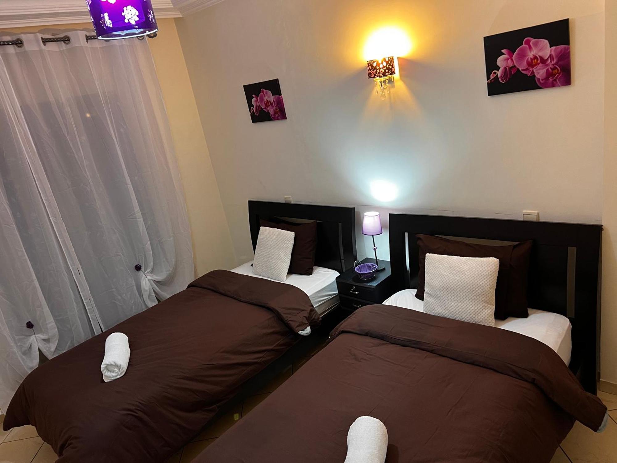 Magnifique Appartement Spacieux Confort Propre Familial 2 Chambres Salon Et Salle A Manger A 20Mn A Pied De Place Jemaa El Fina 4 Piscines Dans Espace De Golf A 12 Mn En Voitures L Entree Est Gratuit Pour La Clientele Ouvert Entre 10H Et 20H Marrakesch Exterior foto